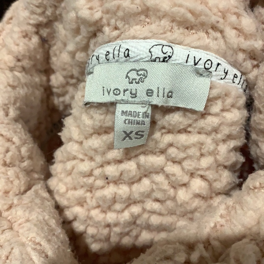 Snuggly Warm Ivory Ella 1/4 Zip Sherpa - Picture 4 of 4